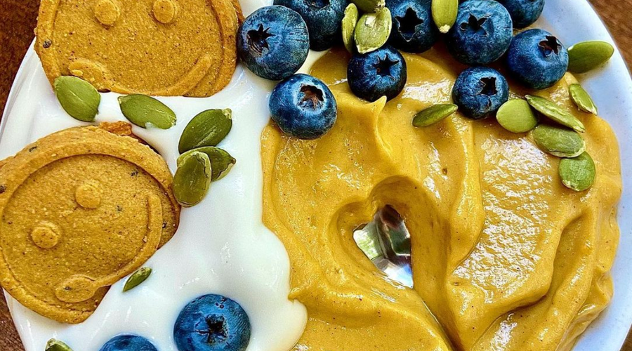 Prebiotic Fiber Pumpkin Smoothie Bowl