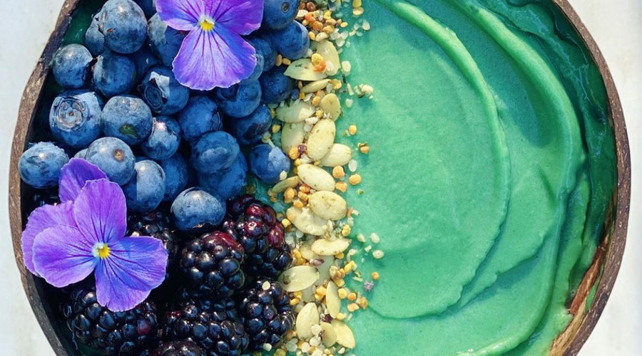Prebiotic Fiber Spinach Spirulina Smoothie Bowl
